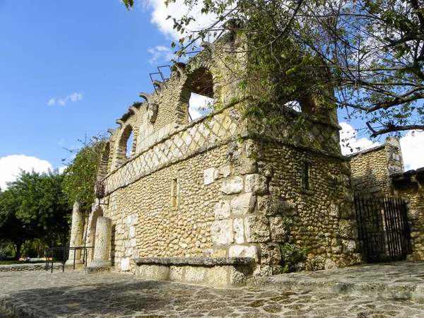 Una vecchia casa — Foto Stock