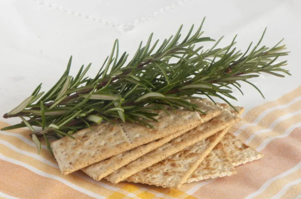 Whole wheat crackers — Stock Photo, Image