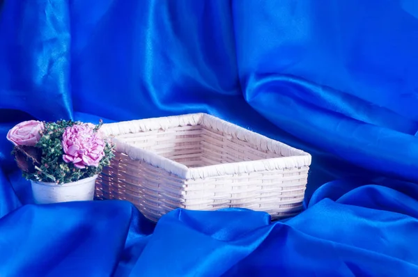 Empty wicker basket — Stock Photo, Image