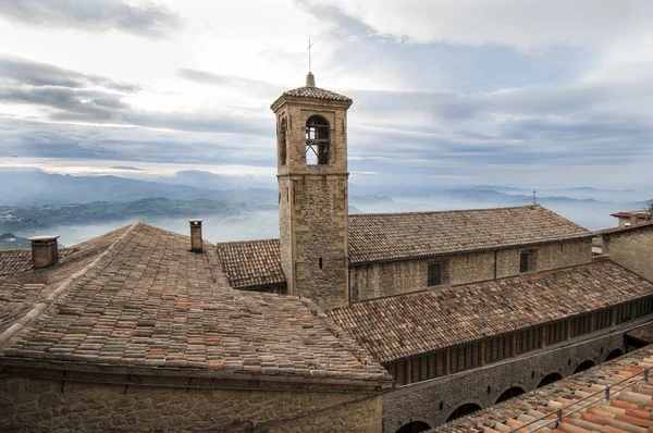 Vue d'ensemble des toits d'un ancien village — Photo