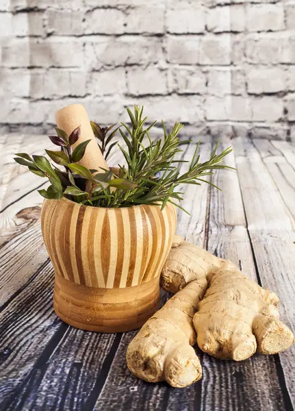 Ginger and herbs — Stock Photo, Image