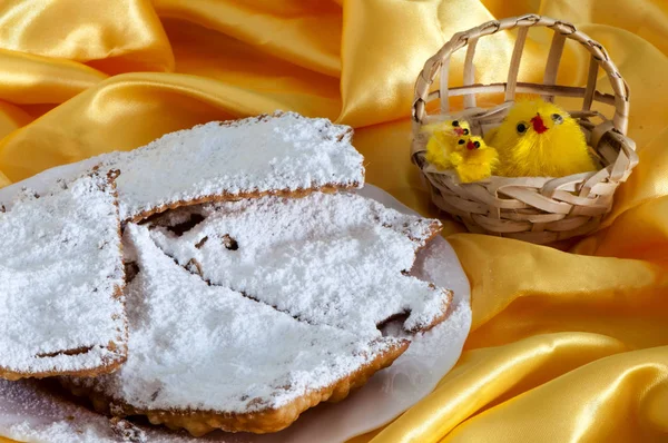 Carnaval e doces de Páscoa — Fotografia de Stock