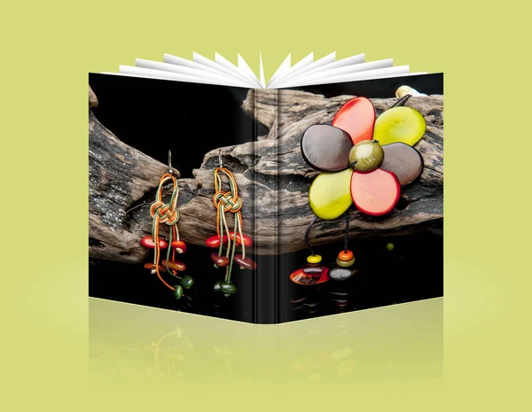 Livro de jóias artesanais artesanais — Fotografia de Stock