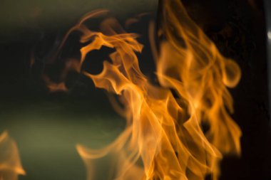 Izgara çekim alevler