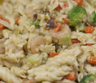 Karides ve brokoli makarna