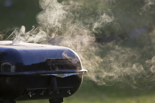 Rökning utegrill — Stockfoto