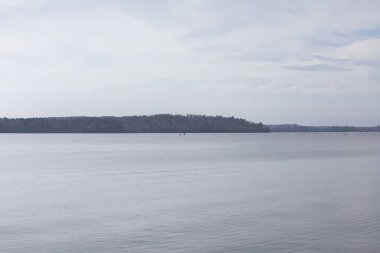 Büyük göl kıyısı