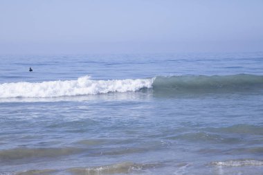 Işık okyanus dalgaları