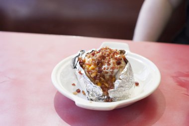 fırında patates yüklendi