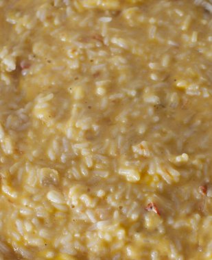 Peynirli pilav yemek