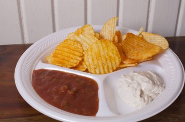 Patates cipsi ve Dips