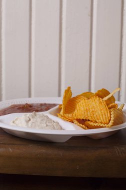 Patates cipsi ve Dips