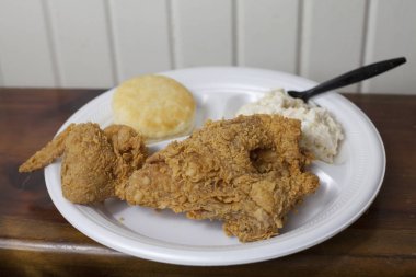 kızarmış tavuk yemek