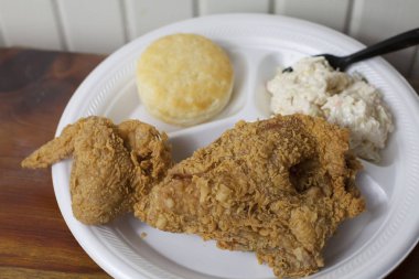 kızarmış tavuk yemek