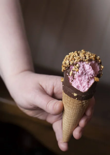 Erdbeer-Eiszapfen — Stockfoto