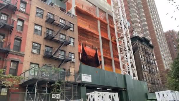 New York Taki Caddedeki Inşaat Eski Kumtaşı Yeni Süper Uzun — Stok video