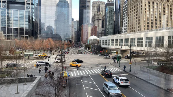 Voetgangersbrug over West Street in Manhattan — Stockfoto