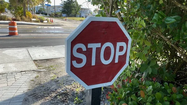 Fort Myers Beach Hand Crafted Stop Sign Facing Drivers Enter — Stock Photo, Image
