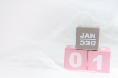 Beyaz arkaplandan izole edilmiş nesneyi kavra.