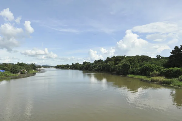 Der Aussichtspunkt in der Brücke des Flusses kwai kanjanaburi — Stockfoto