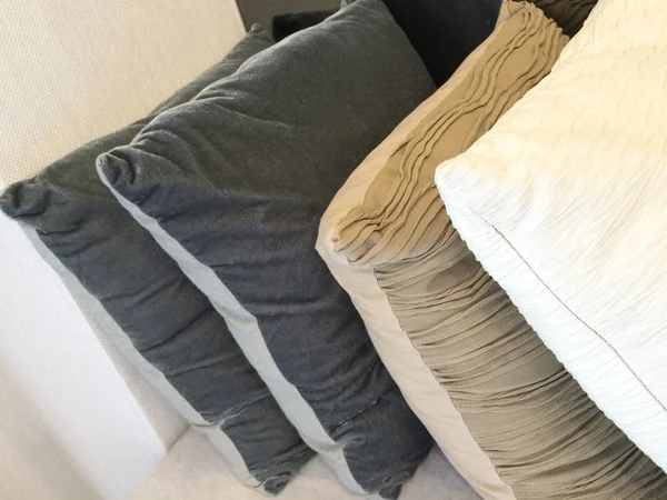 Bir evde kanepe yastık detayını kapatın — Stok fotoğraf