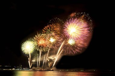 Pattaya-Tayland 24-25 Pattaya Uluslararası Havai fişek Festivali 2019 Pattaya sahilinde 24-25 Mayıs 2019 Pattaya, Tayland 