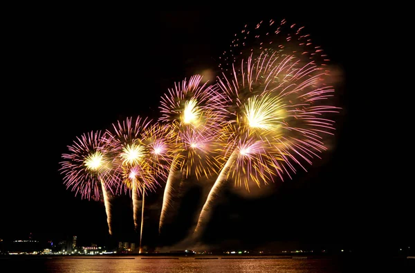 Pattaya-Tayland 24-25 Pattaya Uluslararası Havai fişek Festivali 2019 Pattaya sahilinde 24-25 Mayıs 2019 Pattaya, Tayland 