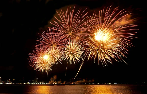 Pattaya-Tayland 24-25 Pattaya Uluslararası Havai fişek Festivali 2019 Pattaya sahilinde 24-25 Mayıs 2019 Pattaya, Tayland 