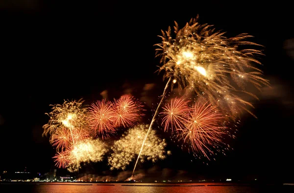 Pattaya-Tayland 24-25 Pattaya Uluslararası Havai fişek Festivali 2019 Pattaya sahilinde 24-25 Mayıs 2019 Pattaya, Tayland 