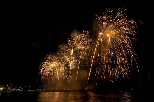 Pattaya-Tayland 24-25 Pattaya Uluslararası Havai fişek Festivali 2019 Pattaya sahilinde 24-25 Mayıs 2019 Pattaya, Tayland 