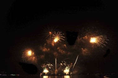 Pattaya-Tayland Kasım 29-30 Pattaya Uluslararası Havai fişek Festivali 2019 Pattaya plajında 29-30 Kasım tarihleri arasında Tayland 'ın başkenti Pattaya' da 