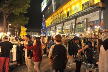 Bangkok Tayland ve 16 Ocak retro pazarı Unian AVM ladprow 'da. 16 Ocak 2019 'da turistle
