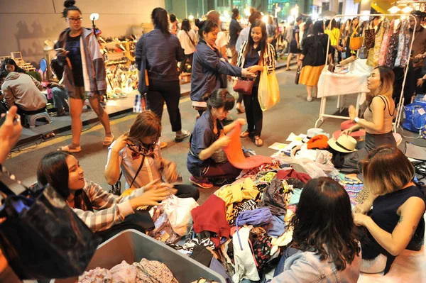 バンコクタイ1月16日レトロ市場タイのユニアンモール ラドロー 2019年1月16日の観光客と — ストック写真