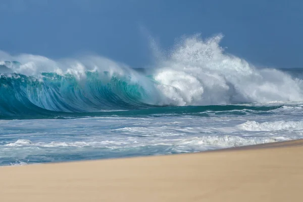 Hermosas Olas Rompiendo Orilla Hawaii —  Fotos de Stock