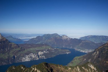 Lake lucerne on a sunny day in autumn