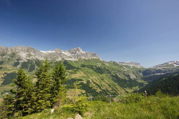 Vista sobre el Schaechental en Suiza visto desde el Sittlisalp —  Fotos de Stock