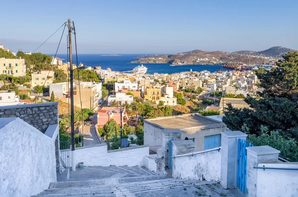 イオス、シロス島、キクラデス諸島ギリシャの通り — ストック写真