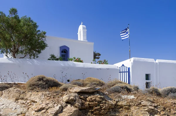 Pequeña iglesia ortodoxa en la isla de Kythnos, Cícladas, Grecia —  Fotos de Stock