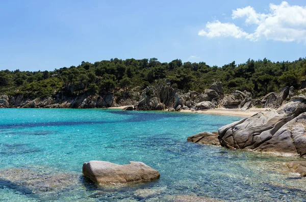 Paesaggio incredibile in riva al mare a Sithonia, Calcidica, Grecia — Foto Stock