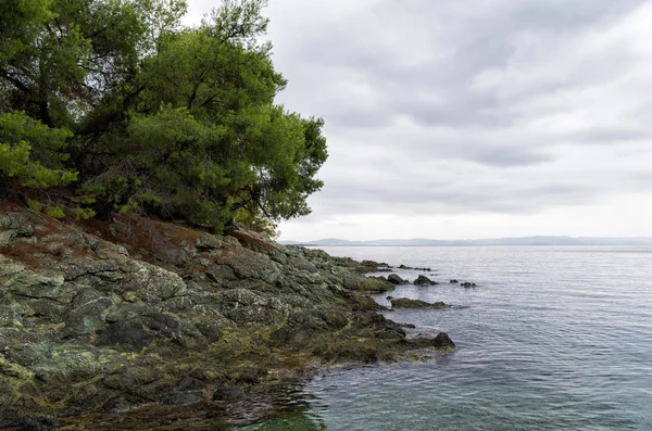 Cloudy sky over the sea in Sithonia, Chalkidiki, Greece — Stock Photo, Image