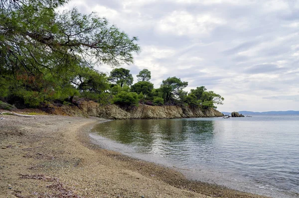 Gorgeous scenery by the sea under a cloudy sky in Sithonia, Chalkidiki, Greece — Stock Photo, Image