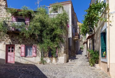 Sokakta tarihi köy, Volissos, Sakız Adası, Yunanistan