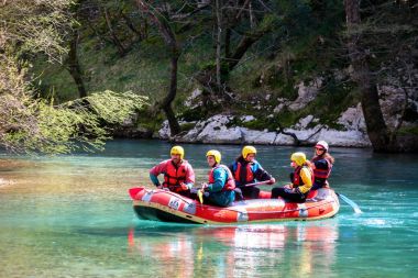 Mart 27th 2011 Konitsa, Yunanistan - Voidomatis nehir, Epirus, Yunanistan'ın Rafting.