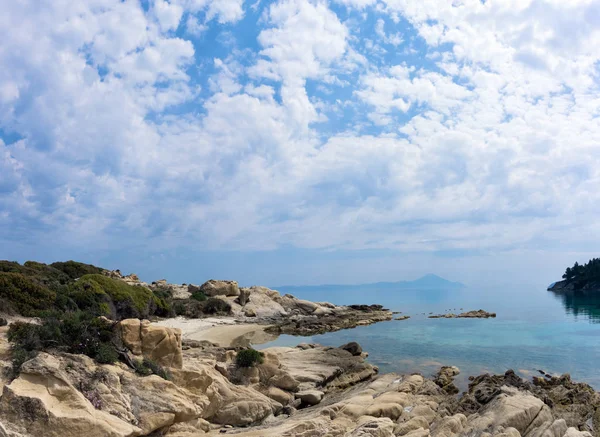 Hermoso paisaje junto al mar en Vourvourou, Chalkidiki, Grecia —  Fotos de Stock