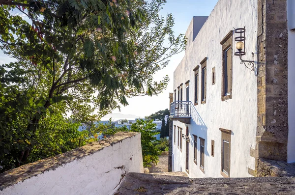 Traditionele architectuur in de chora van Patmos eiland, Dodekanesos, Griekenland — Stockfoto