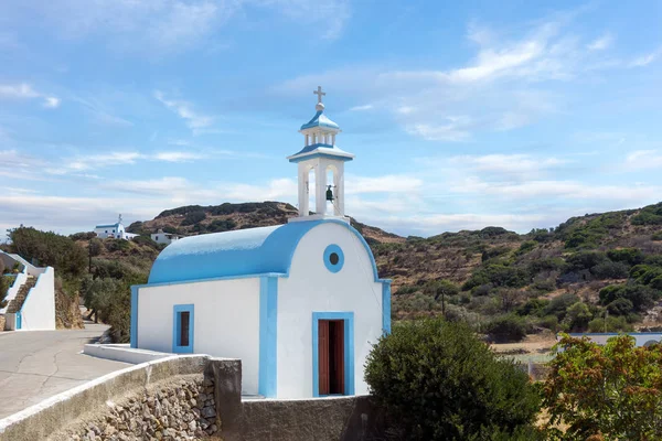 リプスィ島の島 ドデカニサ ギリシャの素敵な小さな白い教会 — ストック写真