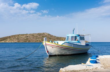 Sevimli küçük balıkçı tekneleri Lipsi harbor Island, Oniki Ada, Yunanistan