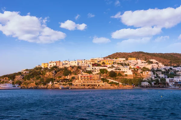 24th Ağustos 2017 - Leros Adası, Oniki Ada, Yunanistan - küçük sahil Panteli Köyü sabahın erken saatlerinde