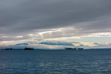 Thessaloniki, Yunanistan Liman üzerinde bulutlu gökyüzü 