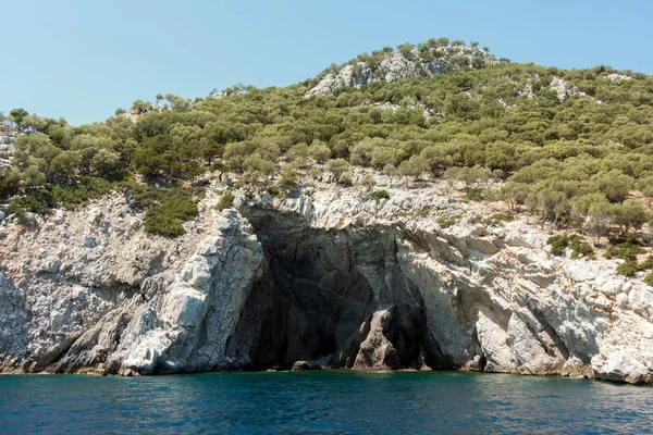 Skaliste Wybrzeże Przepiękne Wody Wysepce Kelyfos Marmaras Chalkidiki Grecja — Zdjęcie stockowe